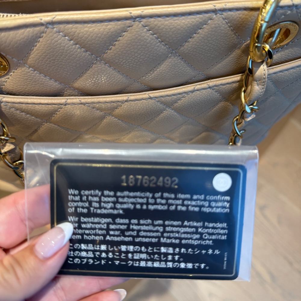 Chanel Grand Shopping tote in Caviar Beige Leather - Picture 12 of 12